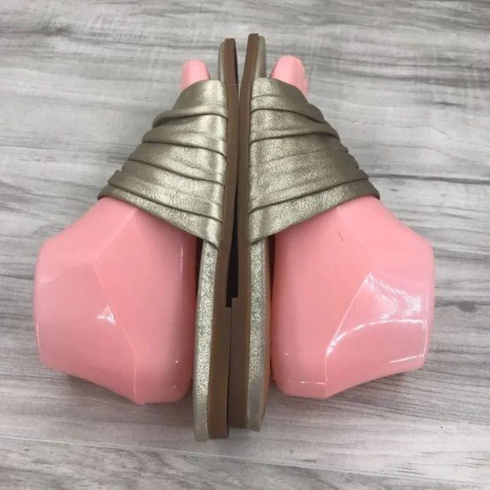 Nurture Sandals Womens 8 M Gold Leather Thong Slip On Shoes